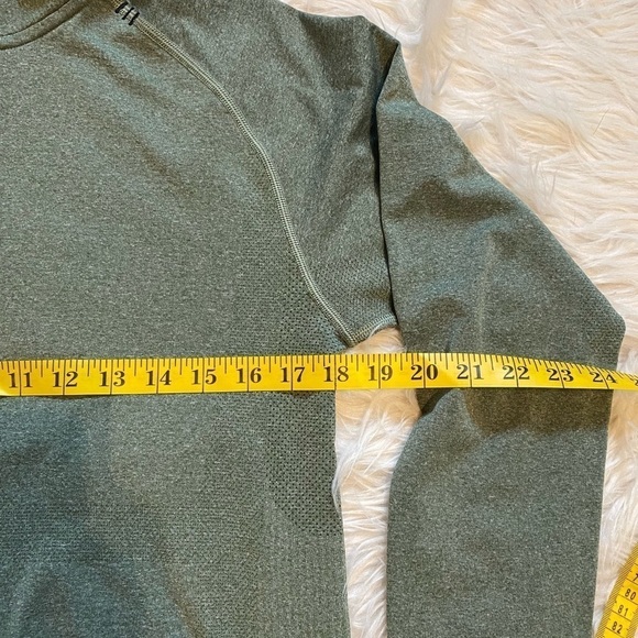 Lululemon 1/4 Zip Pullover Men’s Size Small - Picture 9 of 10